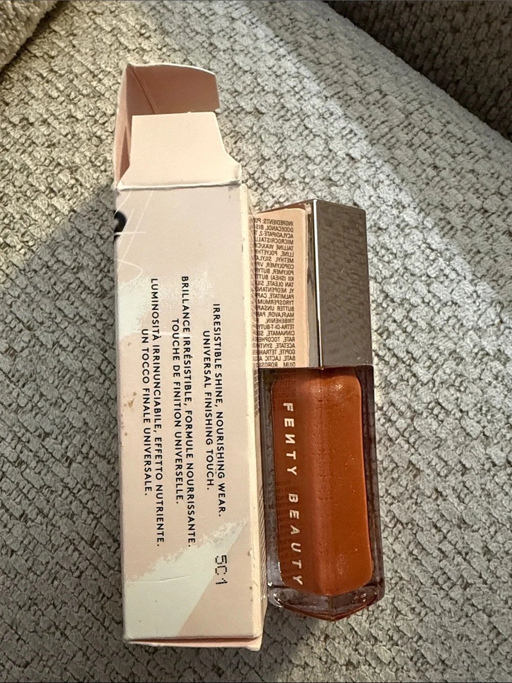 Fenty Beauty Gloss Bomb Lip Luminizer in Fenty Glow